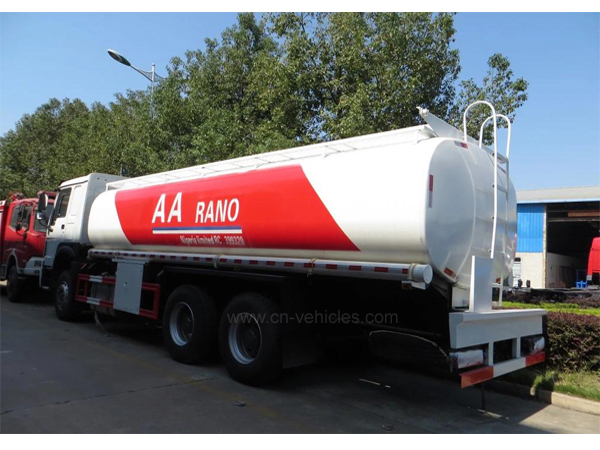 25cbm 25000 Liters Sinotruk HOWO Fuel Tank Truck Oil Truck Oil Tank Truck