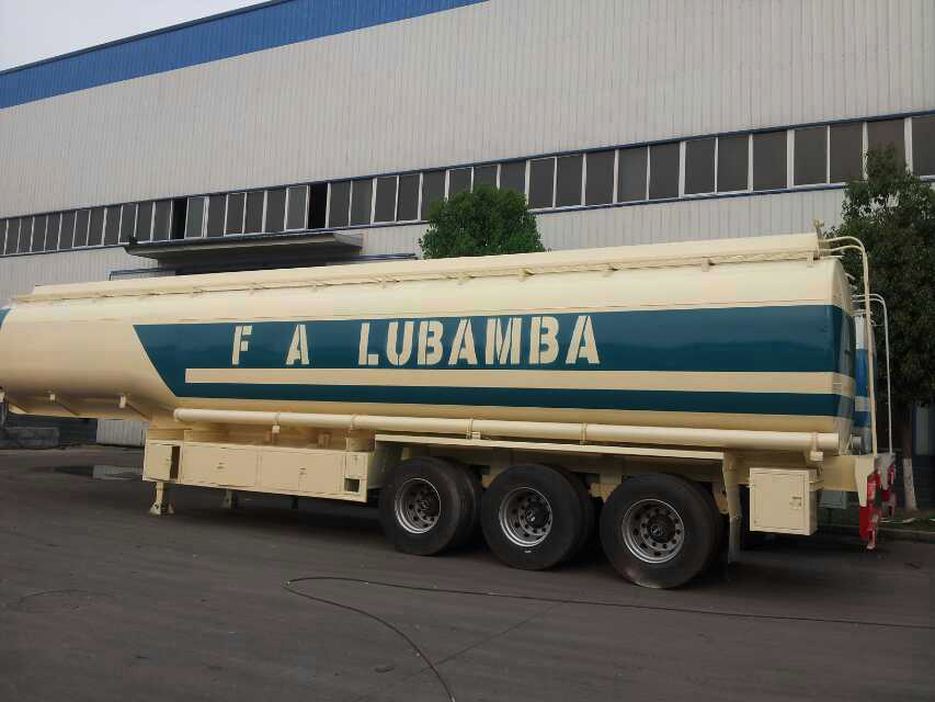 52000Liters CLW group Carton Steel material oil tank trailer for transport diesel or oil gasoline