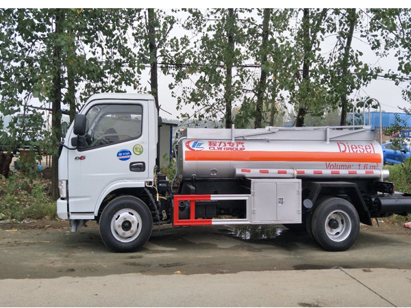 Dongfeng DFAC Chinese 16 Cubic Meter Fuel Oil Tanker Truck Capacity