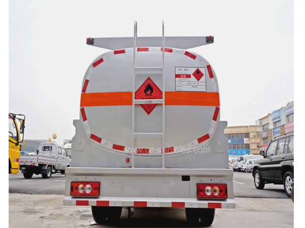 Foton 8 Cubic Meter Fuel Tanker Refueling Truck For Sales