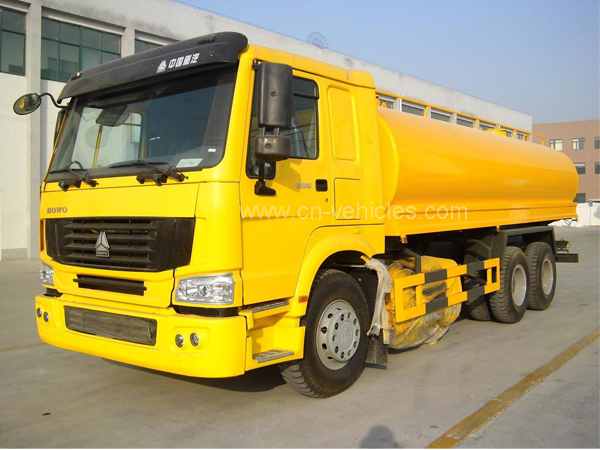 Sinotruk HOWO 6x4 3 Axle 25CBM Oil Delivery Truck for Long Distance Transport