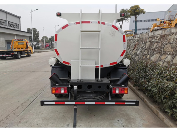 HOWO 5000LITER Fuel Delivery Tank Truck For Supply Fuel to Construction Machine 