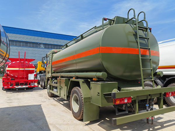Shacman L3000 10000 Liters Refuel Fuel Tanker Truck With Dispenser 