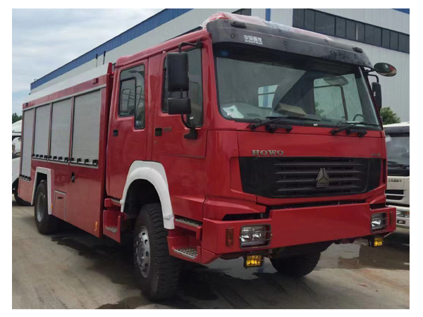 Export to Pakistan Sinotruk HOWO 4*4 Full Driver Foam Tanker Fire Truck