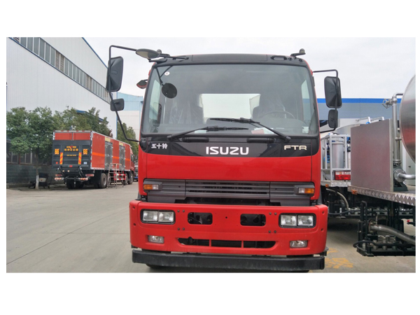 Isuzu FTR 8000cbm Foam Fire Fighting Truck for Sale