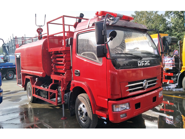 Bid Type 8000L Dongfeng DFAC Fire Extinguisher Foam Powder Water Tank Fire Fighting Truck Fire and Rescue Truck