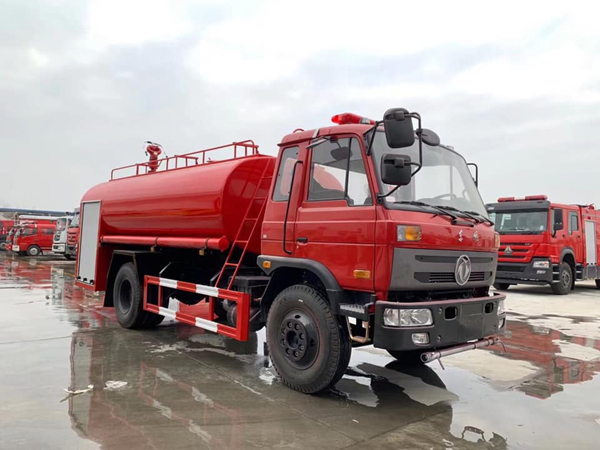 Dongfeng 8000l 130 Or 190hp Fire Water Tanker Truck With Fire Fun Jetting Range 55m