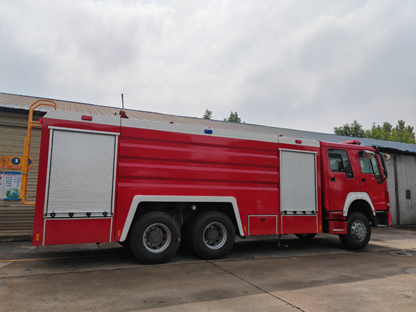  Sinotruck howo 10000liter Foam Tanker Firefighting Truck 
