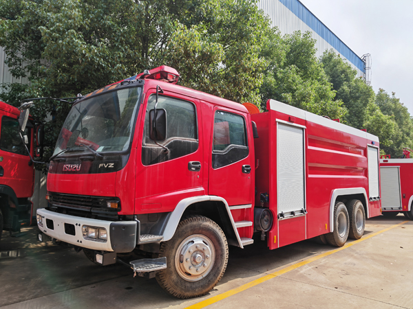 ISUZU FVR 10 Tires 11000liter Water And Foam Fire Fighting Truck
