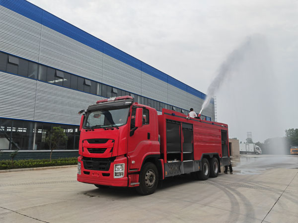 ISUZU GIGA Japan 12Ton Foam Fire Fighting Truck Specification Picture