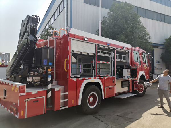 Sinotruck howo 336 or 371 5Ton Crane 5ton Winch Fire Rescue Truck 