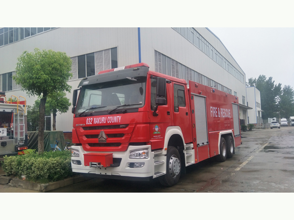 Sinotruck howo Heavy Duty 12000liters Water Tanker 4000liter Foam Tanker Fire Fighting Engine Truck