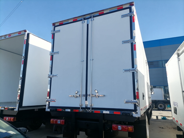 Shacman L3000 Heavy Duty Reefer Refrigeration Refrigerated Freezer Vans truck For Sale