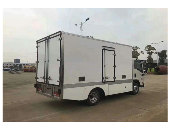 Dayun 130HP Electric Engine Refrigerated Truck With 16 Cubic Meters of Box