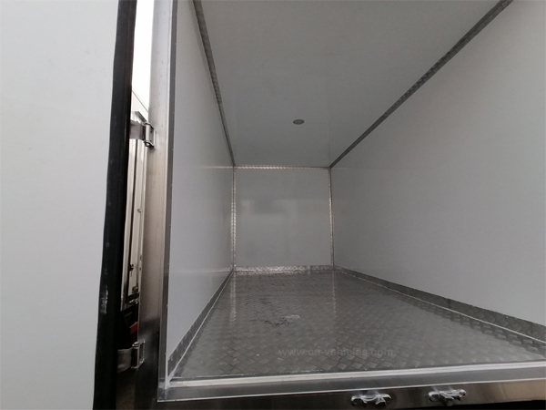 Forland 5 Tons to 30 Tons Freezer Refrigerated Fridge Van Truck for Transport