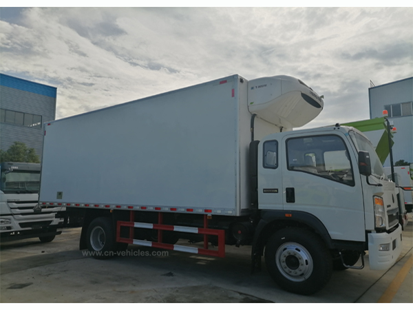 6 Wheels Sino HOWO 6m 10 Ton 15 Ton Cargo Rhd Box Freezer Refrigerator Van Truck for Meat and Fish Transport We Export to Mauritius