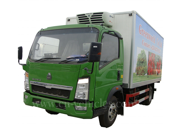 Sino HOWO Euro3 Diesel 6 Wheel 8 Ton Right Hand Drive Cooling Box Truck for Sale
