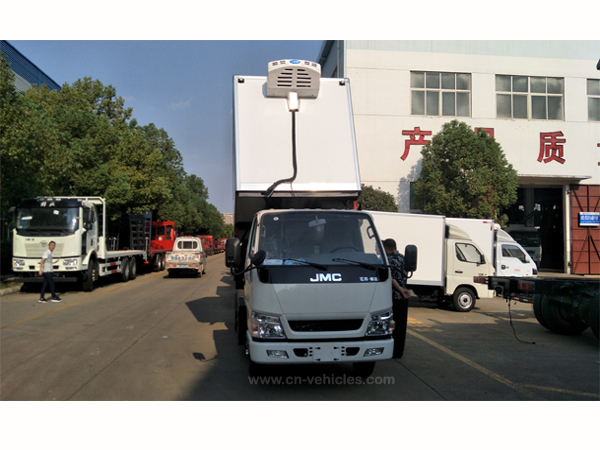 JMC brand 5 Tons Refrigerated Vans For With Lift System