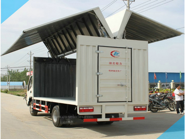 China Euro4 5tons JAC Hydraulic Open Type Wing Van Truck