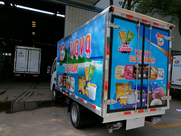 Yuejin 3 ton Refrigerated Box Van Refrigerator Freezer Cooling Truck With Iveco Technical To Transport Ice Cream