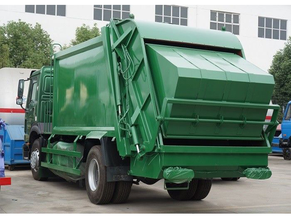 12m3 Waste Management Trash Truck , 12cbm Rear Loader Howo Waste Compactor Truck