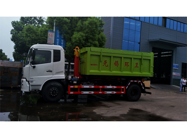 5 Tons Dongfeng Hook on Garbage Truck for Sales