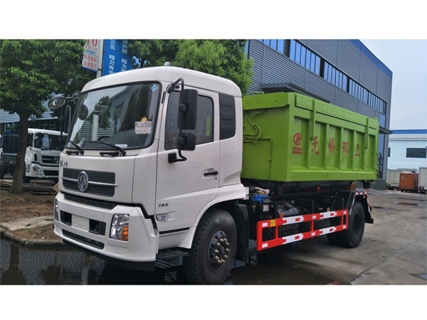 5 Tons Dongfeng Hook on Garbage Truck for Sales