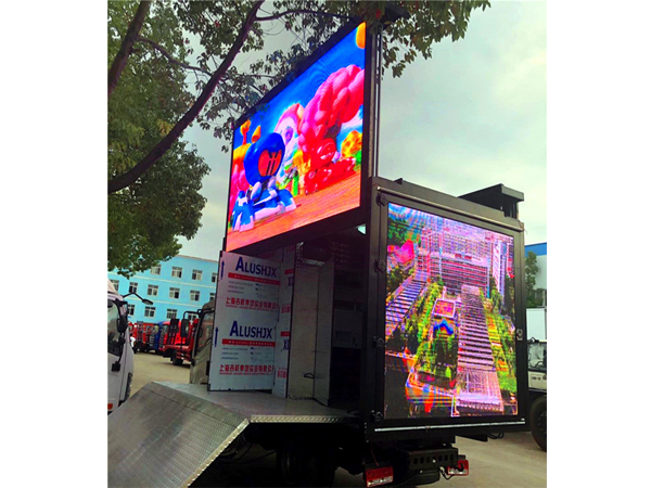 P5 P6 LED Billboard Truck Road Show Mini Trailer With Lifting LED Screen