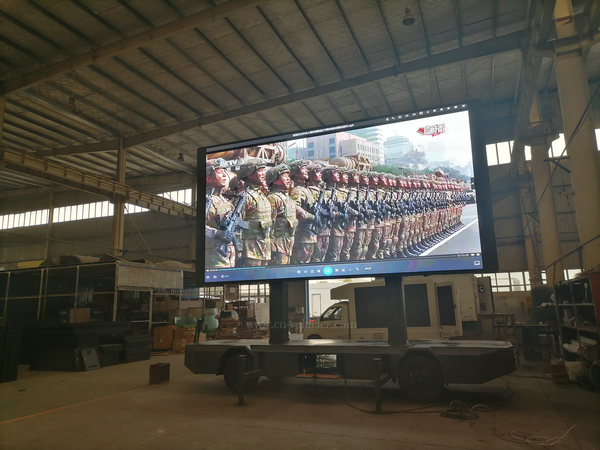 Customer Made Outdoor LED P4 Full Color Billboard Advertisement Folding Screen Trailer for Sales