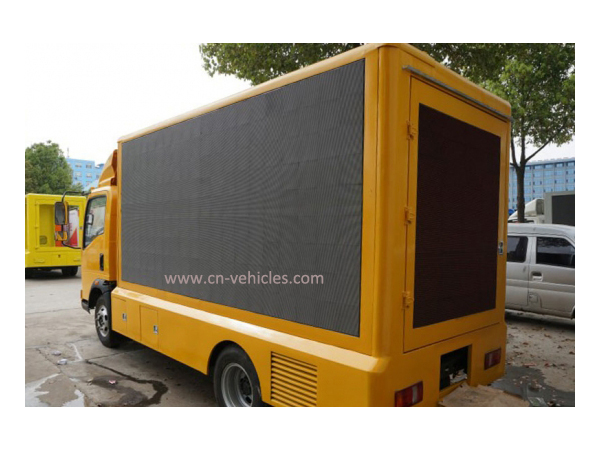 HOWO High Definition LED Advertising Vehicle with Scrolling Light