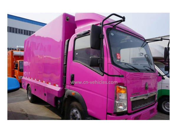 Sinotruck HOWO Outdoor or Indoor Appear Message LED Truck for Export