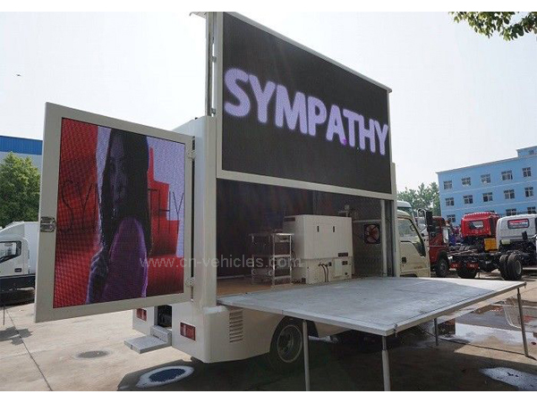 ISUZU Outdoor Digital Advertising Billboard Truck With P6 LED Display Screen