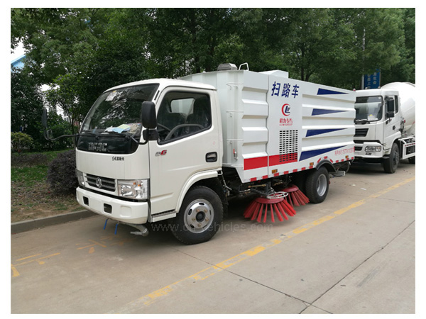Dongfeng 5CBM Sweeper Truck For Sales