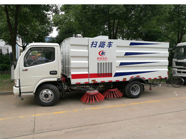Dongfeng 5CBM Sweeper Truck For Sales