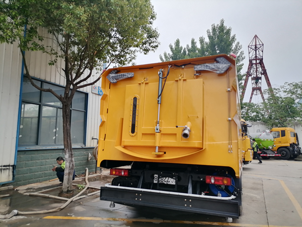 Dongfeng DFM Tianjin KR 12cbm Vacuum Cleaner Road Sweeper Truck