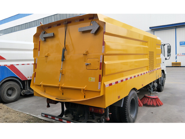 Dongfeng Road Street Sweeper Truck Road Sweeper Machine for Sales