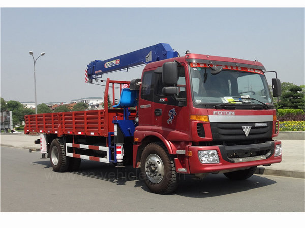 5 Ton Dongfeng Dump Truck With a Crane