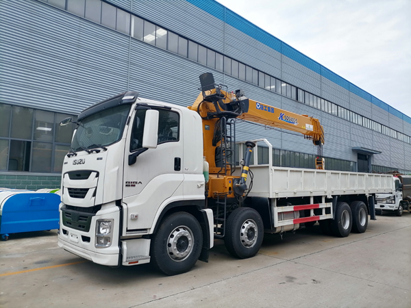ISUZU GIGA 16 Wheels 16 Ton Hydraulic Mobile Straight Boom Arm Crane Truck With High Position Seat For Heavy Duty Equipments Delivery