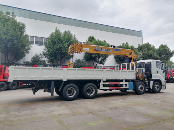 ISUZU GIGA 16 Wheels 16 Ton Hydraulic Mobile Straight Boom Arm Crane Truck With High Position Seat For Heavy Duty Equipments Delivery