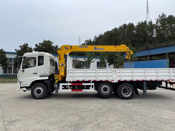 Dongfeng Kr XCMG 6.3tons Hydraulic Telescopic Boom Mounted Crane Cargo Lift Axle Truck
