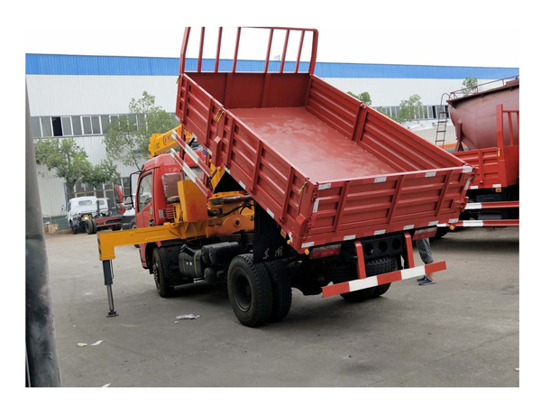 Dongfeng DFAC Brand 3 Tons Crane Truck for Sales