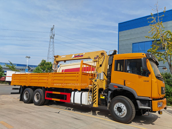 High Operating Efficiency UNIC 16 Ton Stiff Boom Crane with FAW Cargo UNIC Truck Crane