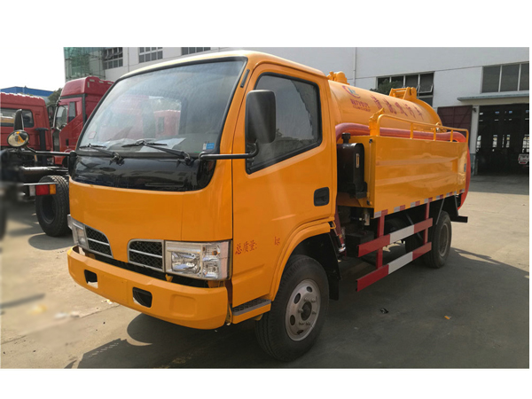 Dongfeng DFAC 5000L Vacuum Sewage Suction Tanker Truck