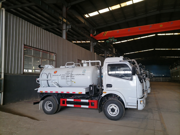 Dongfeng DFAC 3000liter Vacuum Sewage Fecal Suction truck 