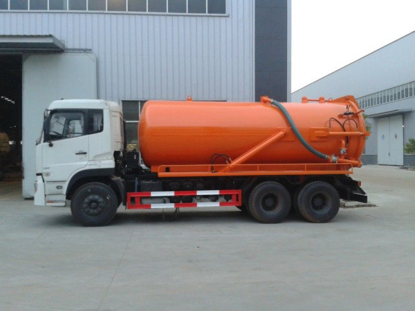 Dongfeng 10 Tires 22cbm Vacuum Fecal Suction Truck with Water Clean System