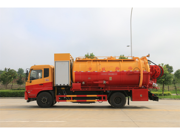 Dongfeng KR 15000 Liter Suction Vacuum Pump Truck