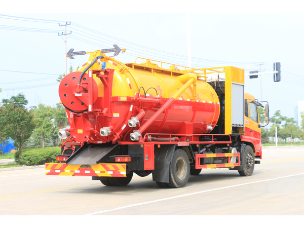 Dongfeng KR 15000 Liter Suction Vacuum Pump Truck