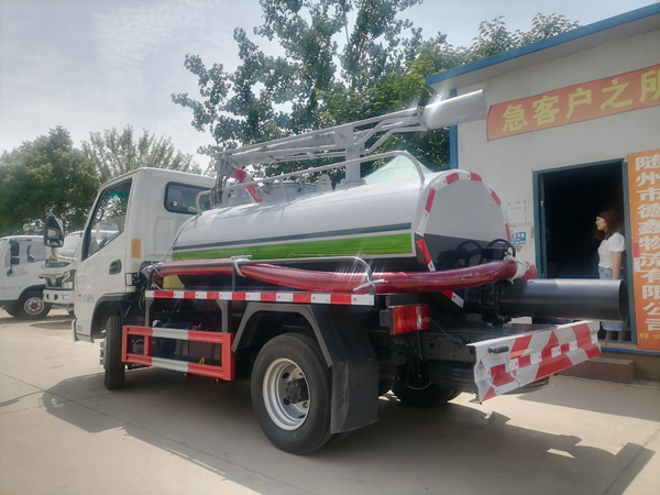  KAMA Mini Diesel 116hp 5.5CBM Sewer Suction Sewage Tank Truck