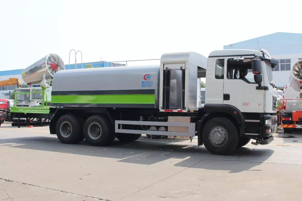 Sinotruck howo 16000 liters 16cbm capacity 100m Cannon City Spray disinfectants truck 