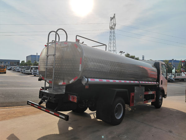 Sinotruck howo SS304 8000liter Portable Drinking Water Transport Truck